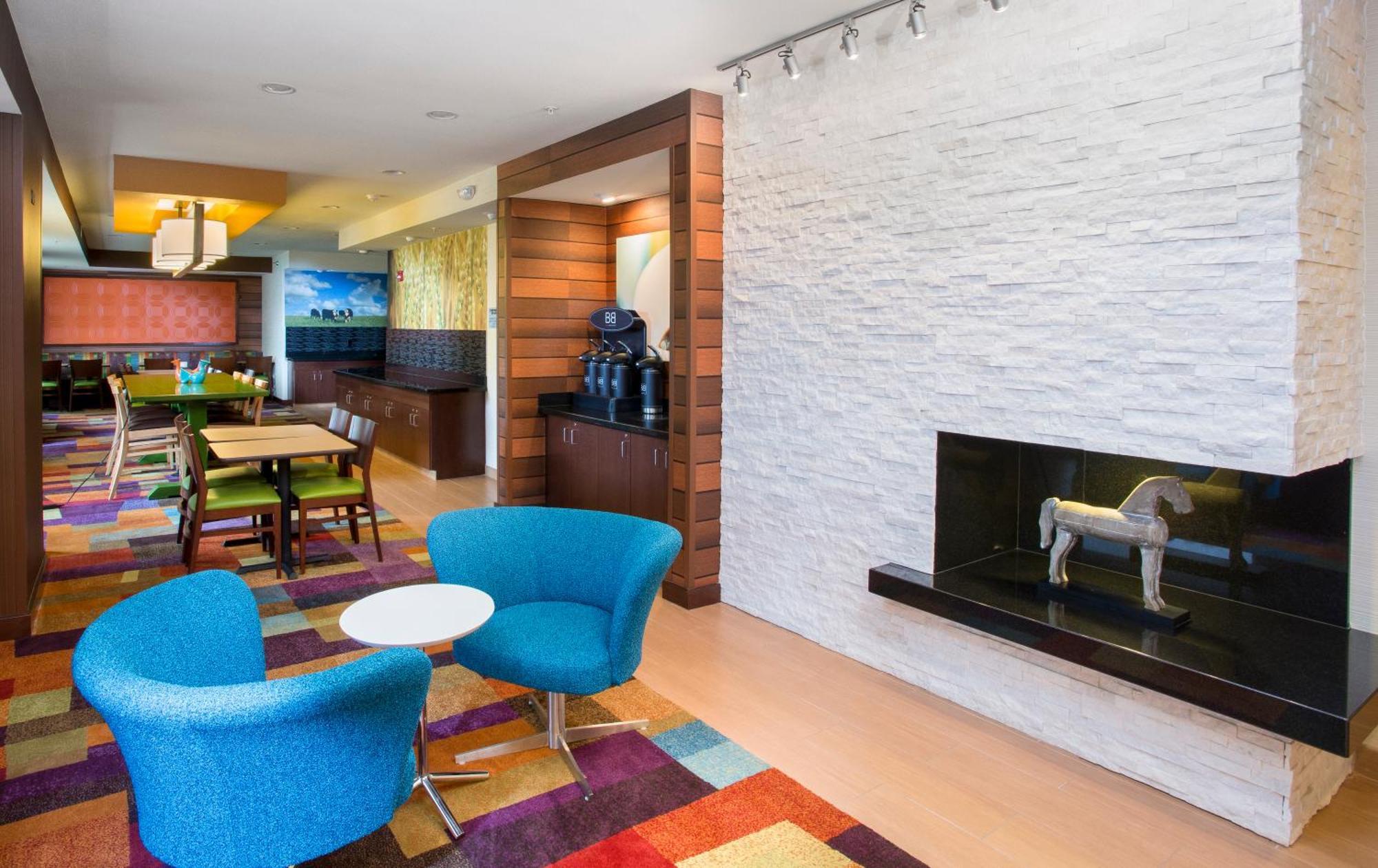 Fairfield Inn & Suites By Marriott Куинси Екстериор снимка