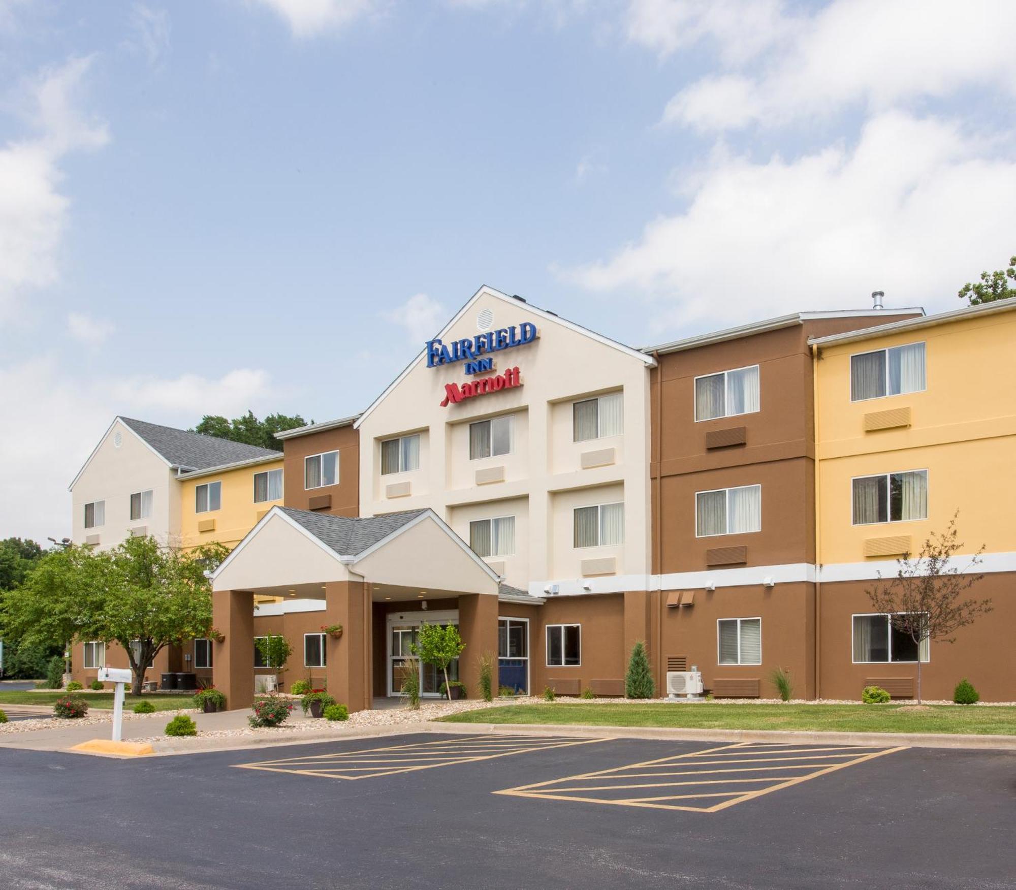 Fairfield Inn & Suites By Marriott Куинси Екстериор снимка