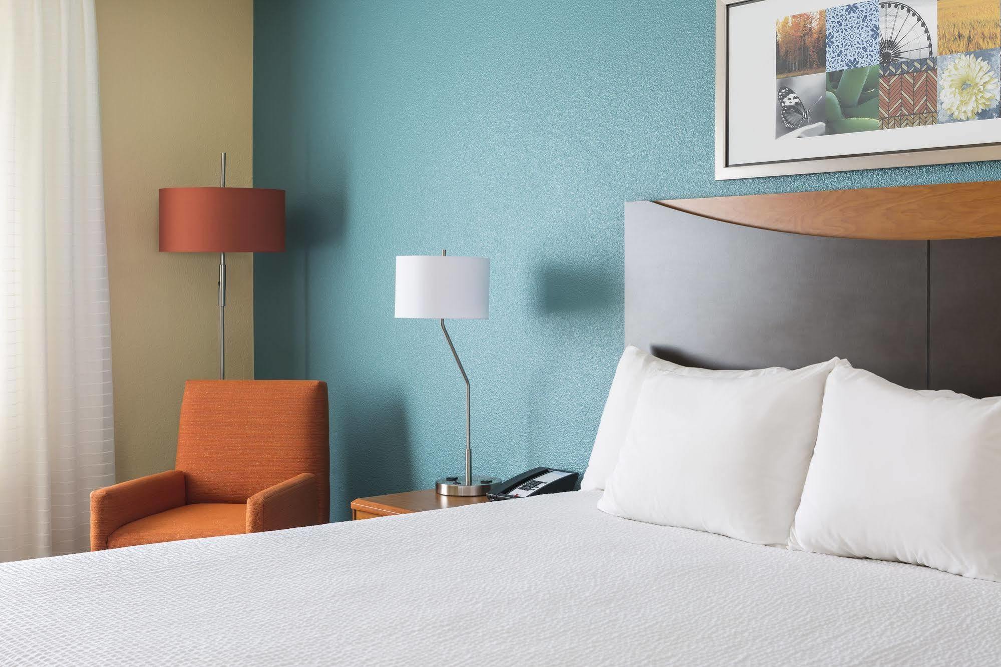 Fairfield Inn & Suites By Marriott Куинси Екстериор снимка