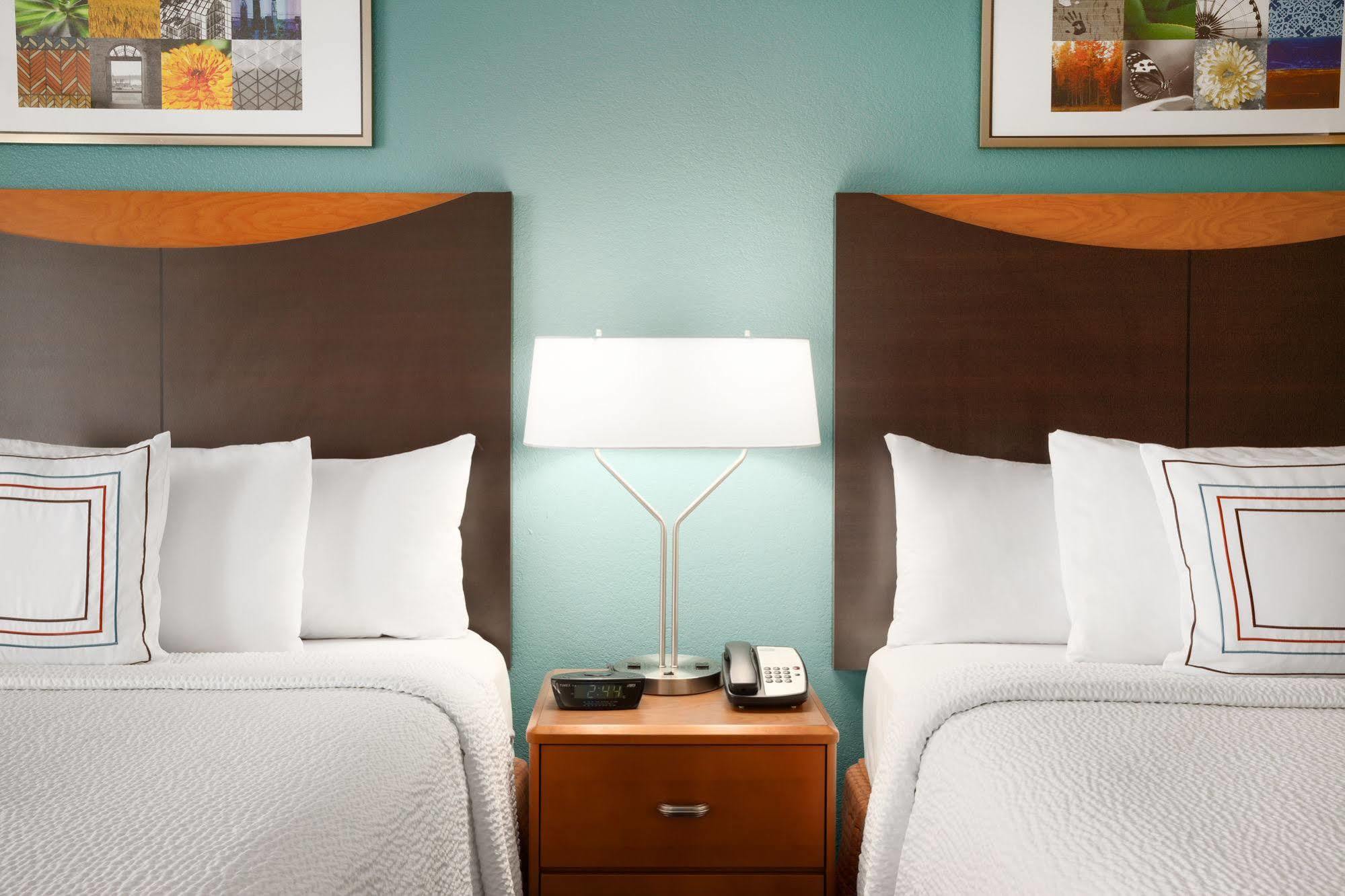 Fairfield Inn & Suites By Marriott Куинси Екстериор снимка